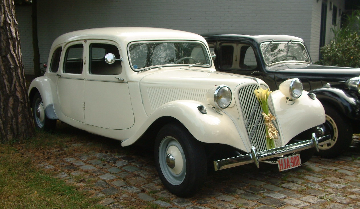 Citroën Traction Avant wit-1